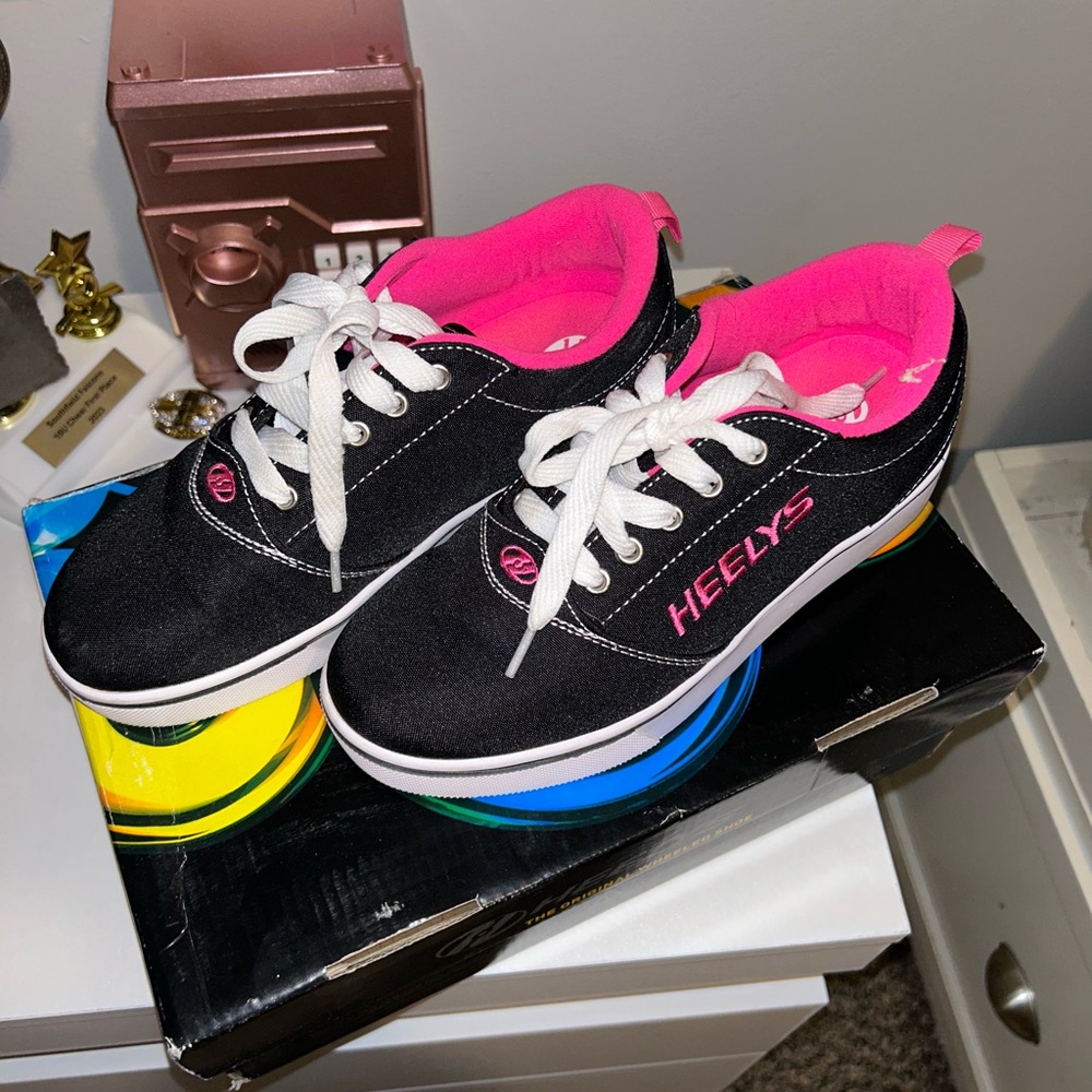 Heelys girl size 5